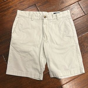 Vineyard vines khaki shorts